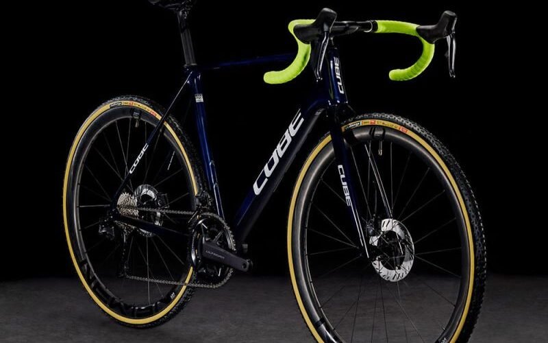 CUBE Cross Race C68X TE liquidblue n flashyellow 688700 2 800x800.jpg