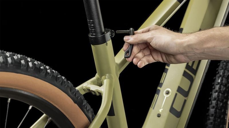 CUBE Reaction Hybrid Race 750 olive n green 634213 3 800x800.jpg