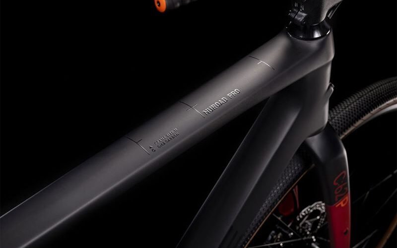 Cube Nuroad C62 Pro carbon´n´red 1.jpg