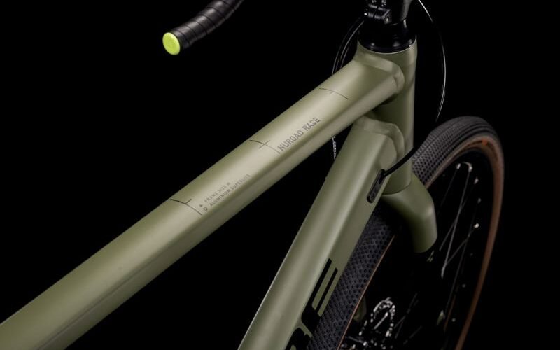 Cube Nuroad Race olive´n´black 1.jpg