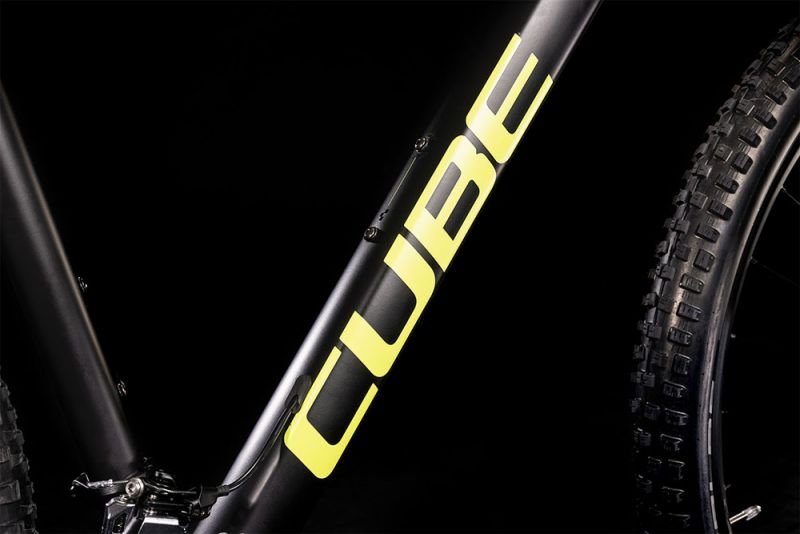 Cube Race ONE black´n´flashyellow 2.jpg