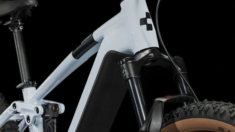 Stereo Hybrid 120 Pro 625 flashwhite n black 635062 5 800x800.jpg