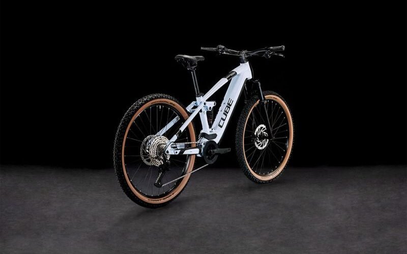 Stereo Hybrid 120 Pro 625 flashwhite n black 635062 6 800x800.jpg